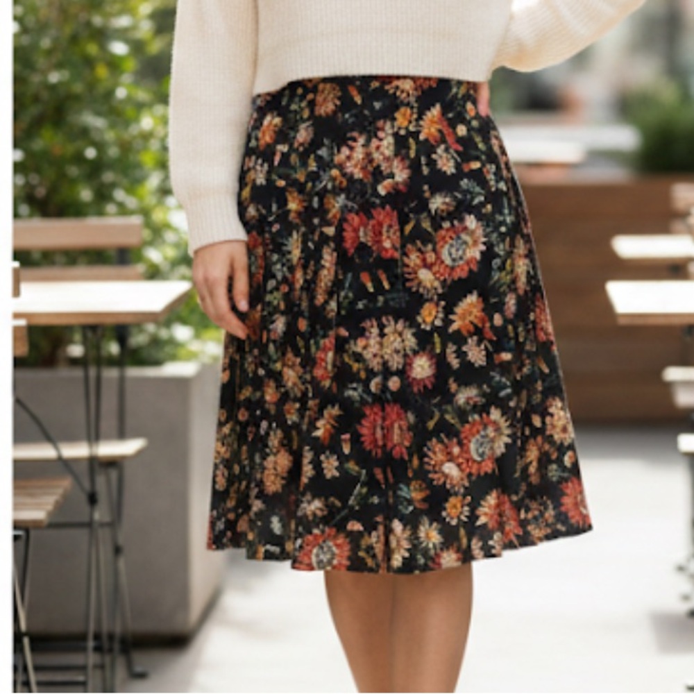 Soeur Francoise Pleated Black Floral Skirt Size 2